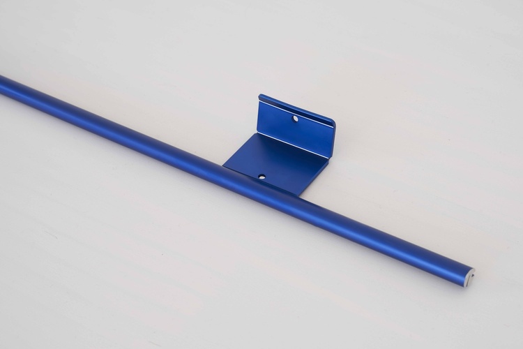 Nahaufnahme einer blauen Cartes-Bilderleiste mit Winkel im Detail